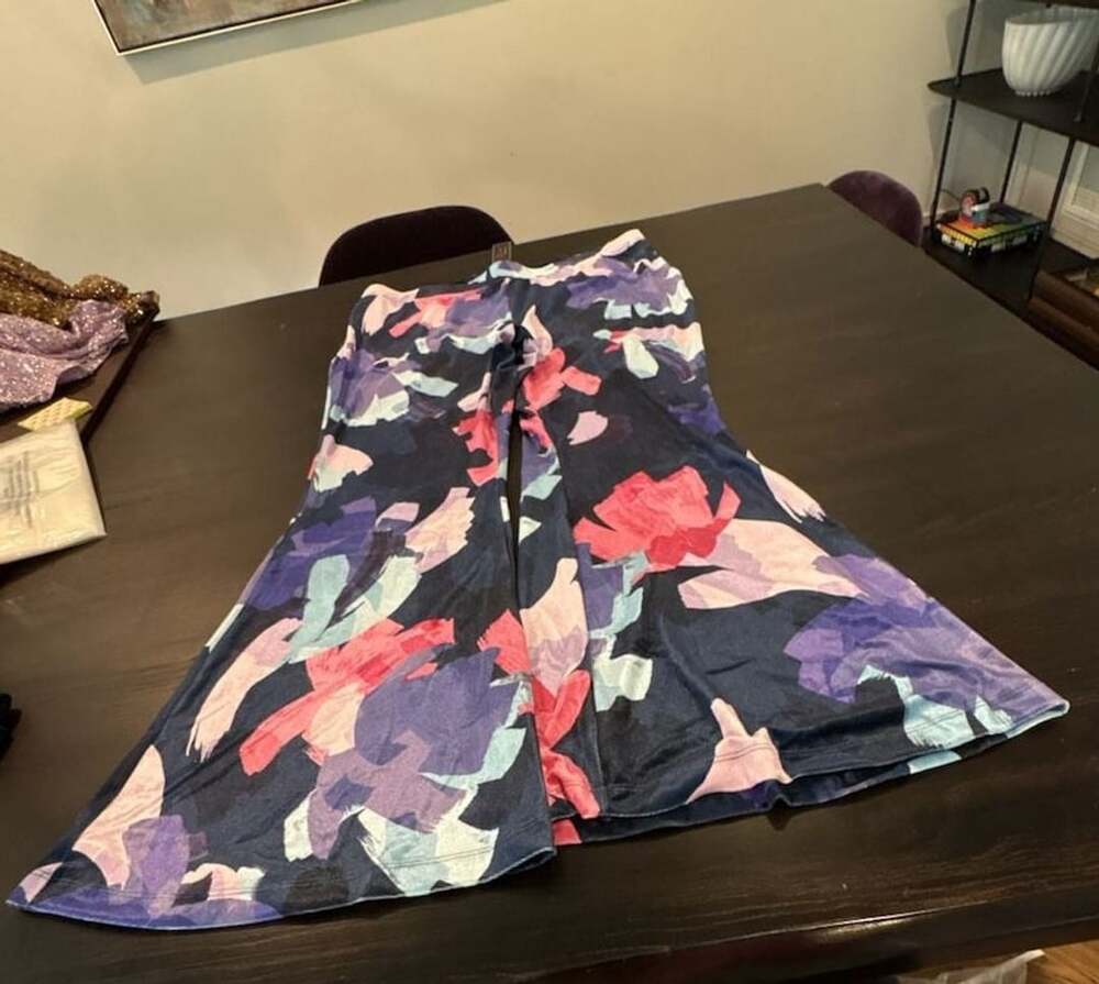 C Wonder by Christian Siriano Stretch Velvet Flare Leg Pants 1X NEW W/tags